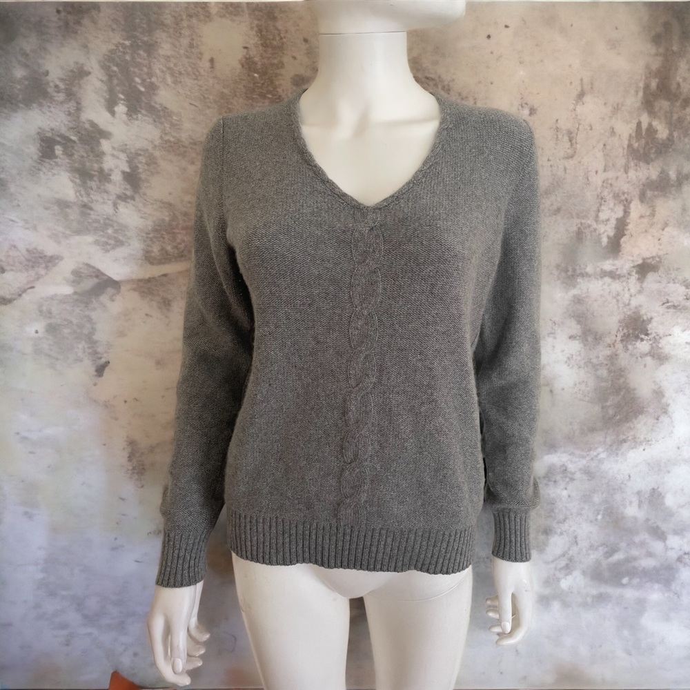 Loro Piana baby cashmere v neck sweater